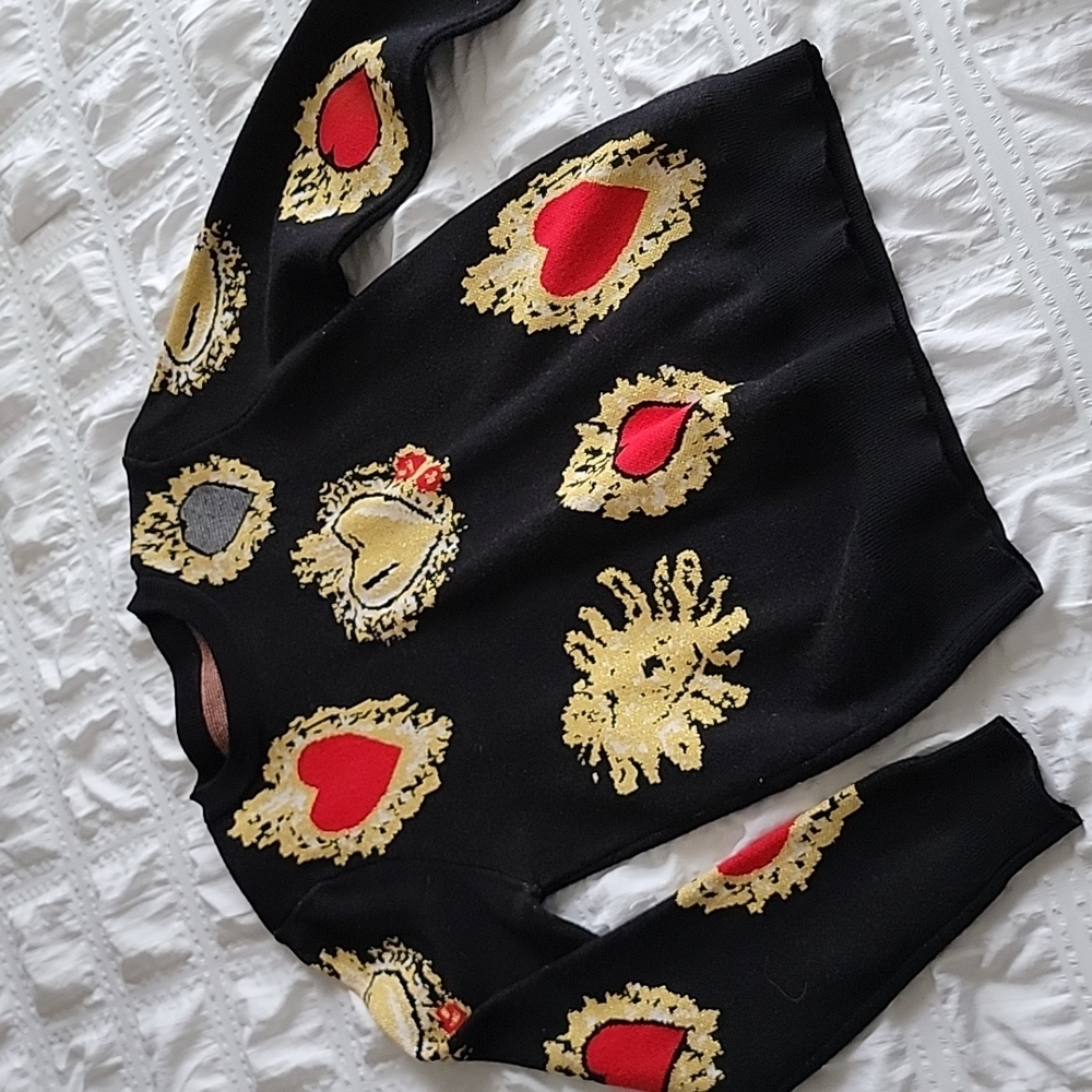 Black hearted sweater